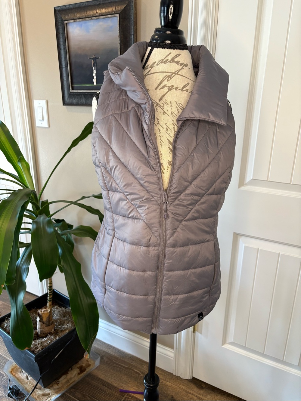Mondetta Quilted Sleeveless Puffer Vest - Light Gray/ Lavender